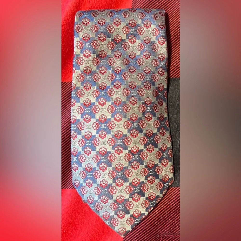 Chanel Neck Tie - Authentic and Like new! - Picture 2 of 8